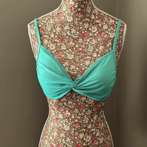 Athleta | Convertible Twist Front Bikini Swim Top Small - Picture 4 of 8